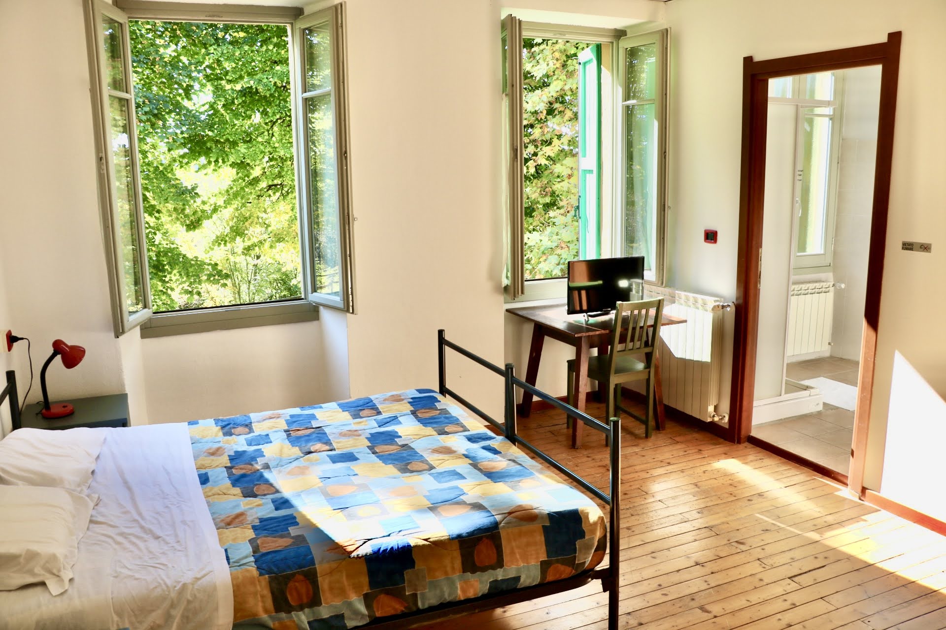 Double room with ensuite bathroom